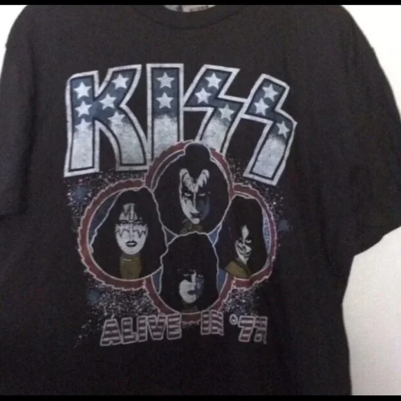 NWT KISS Band Black Tee T-shirt Sz Large Grunge Christmas Gift Concert Festival - Picture 2 of 3